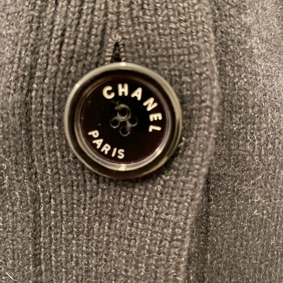 CHANEL Cashmere Sweater